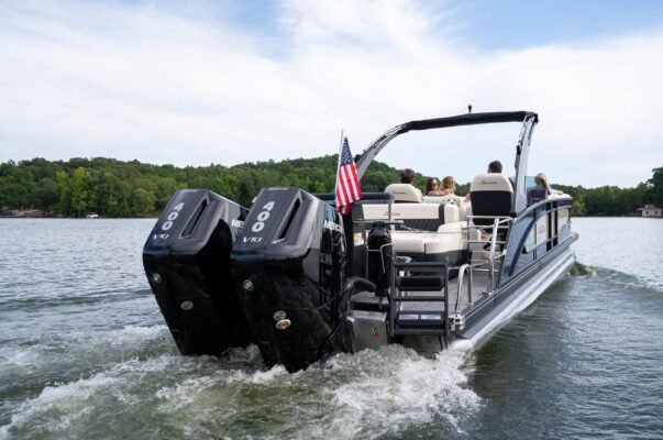 Best Outboard Motor for Pontoon Boats